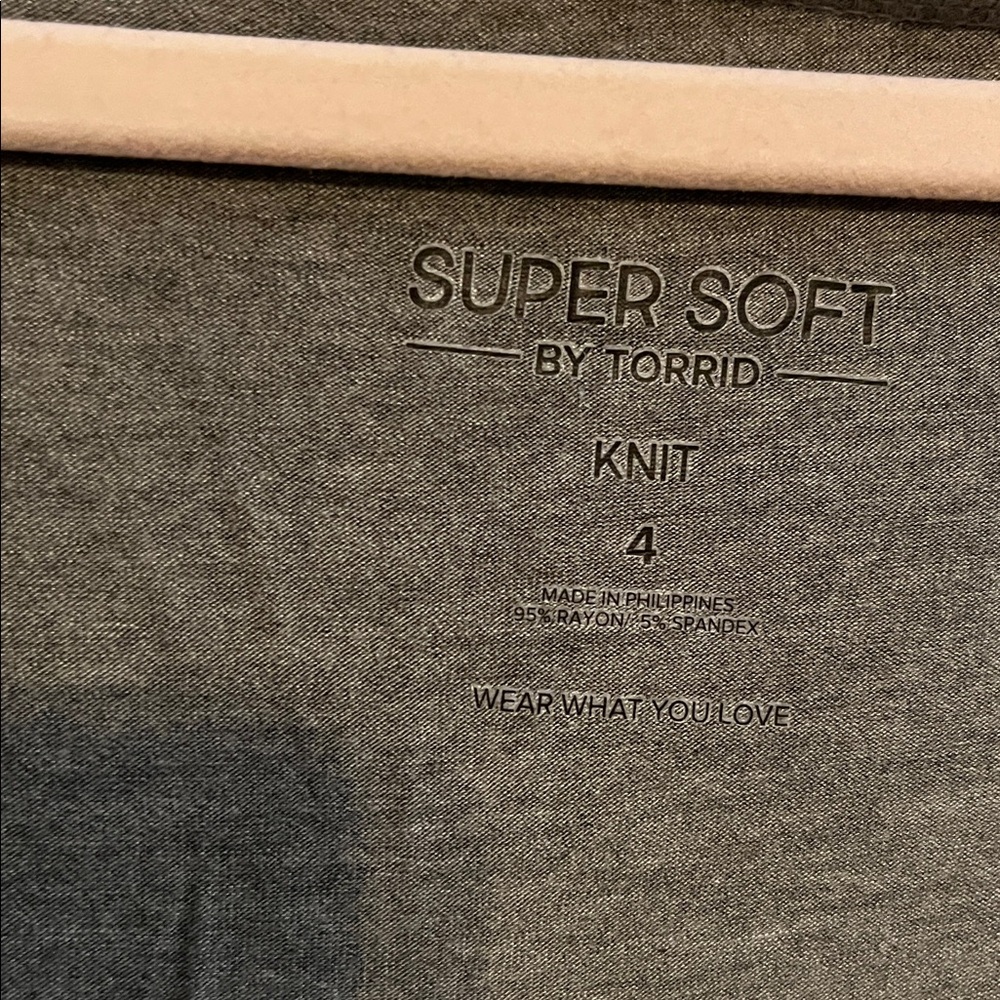 Torrid maternity tunic - Picture 3 of 3